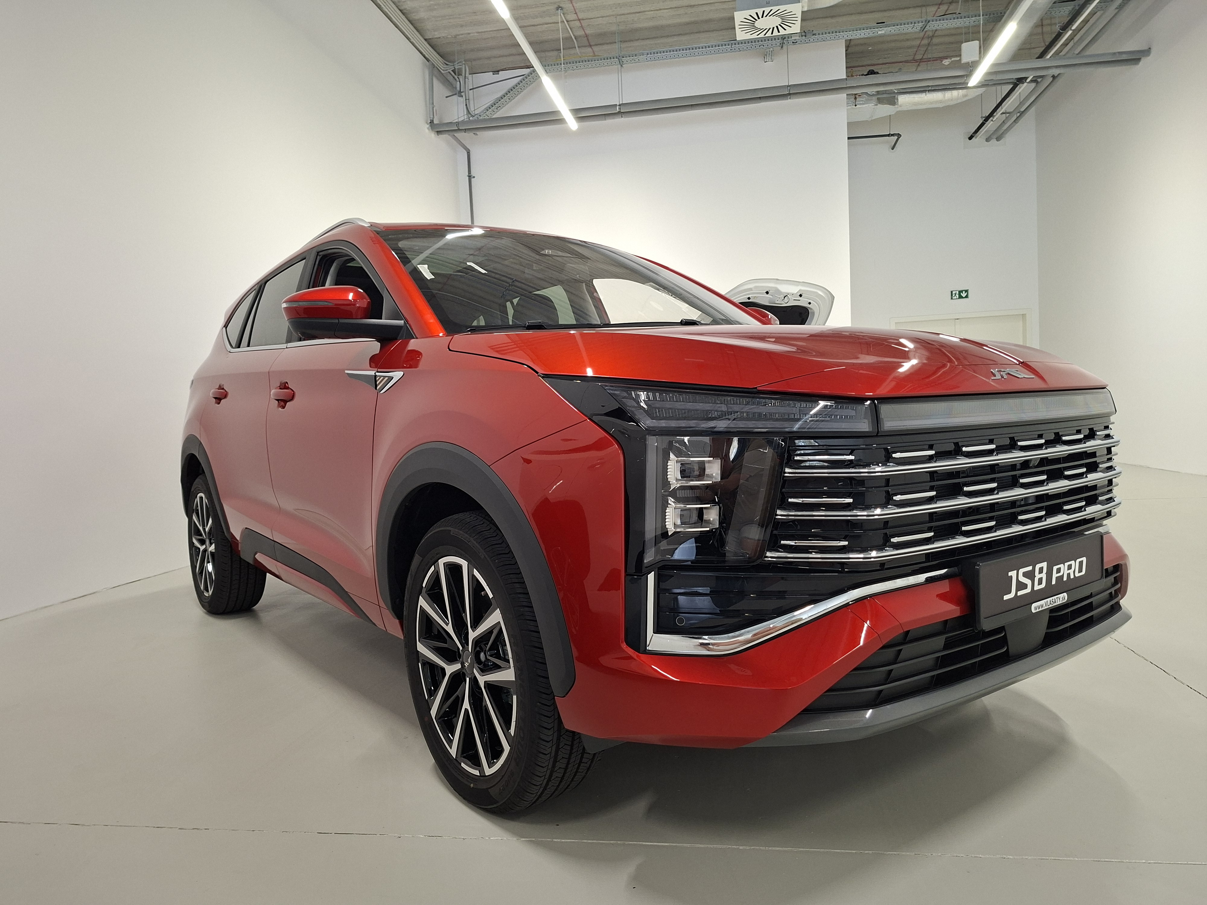 jac JS8 PRO 7-miest.