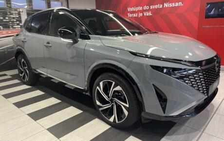 NOVÝ NISSAN QASHQAI 1,3 DIG-T Mild Hybrid 116kW/158k X-TRONIC TEKNA PLUS + Dvojfarebná karoséria