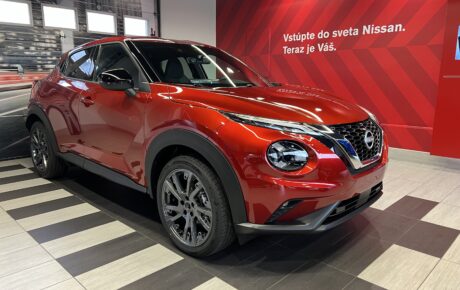 NOVÝ NISSAN JUKE 1,0 DIG-T 84kW/114k DCT N-CONNECTA + Balík WARM + 19″ zliatinové disky